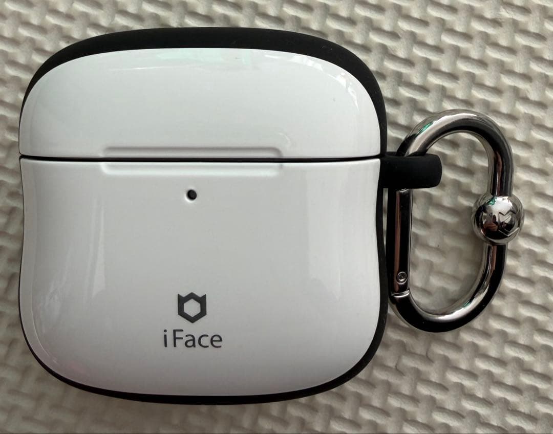 【大幅値下げ中】AirPods 4 本体 箱あり　iFaceカバー付き
