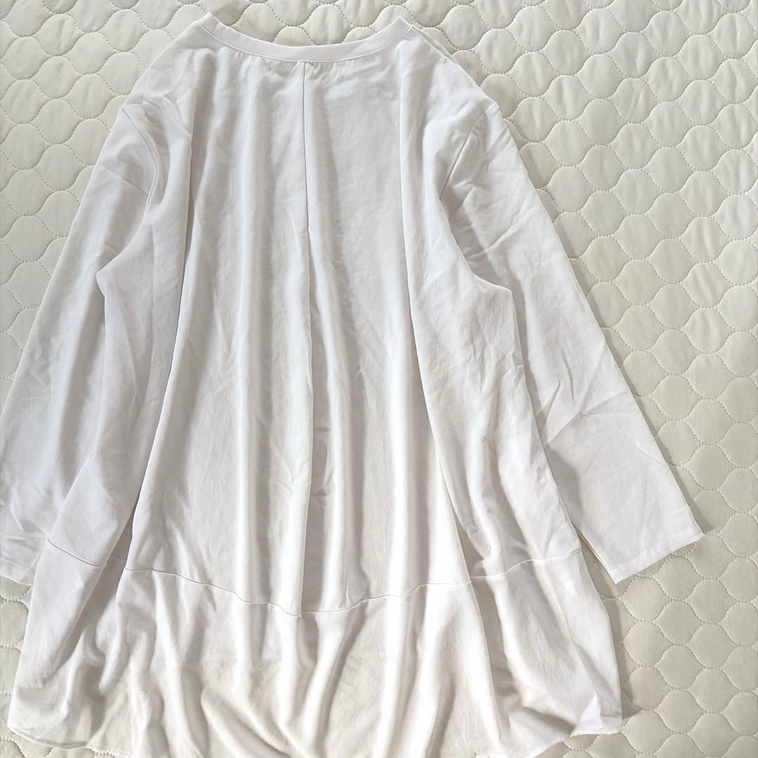 BEARDSLEYビアズリー　後ろドレープTブラウス　ホワイト