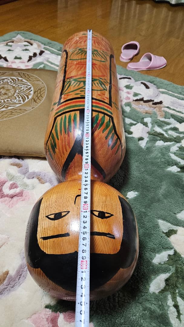 巨大な木地山こけし