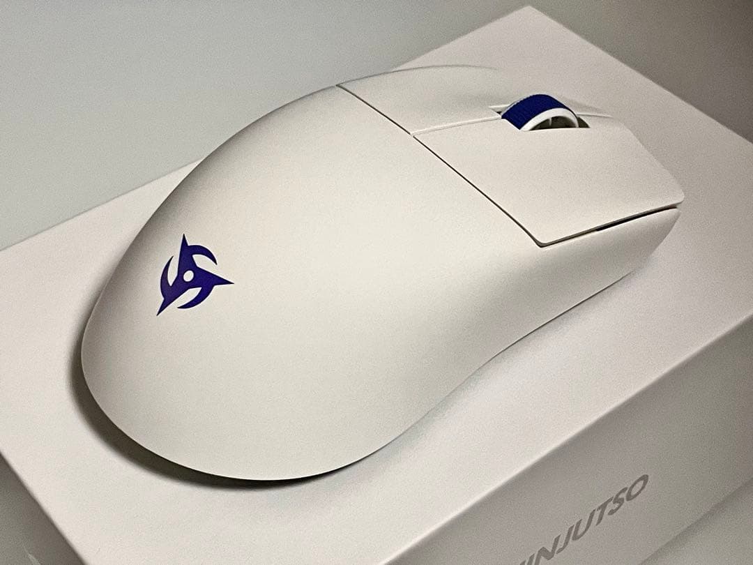 Ninjutso Sora V2 ホワイト ワイヤレスゲーミングマウス 微使用品