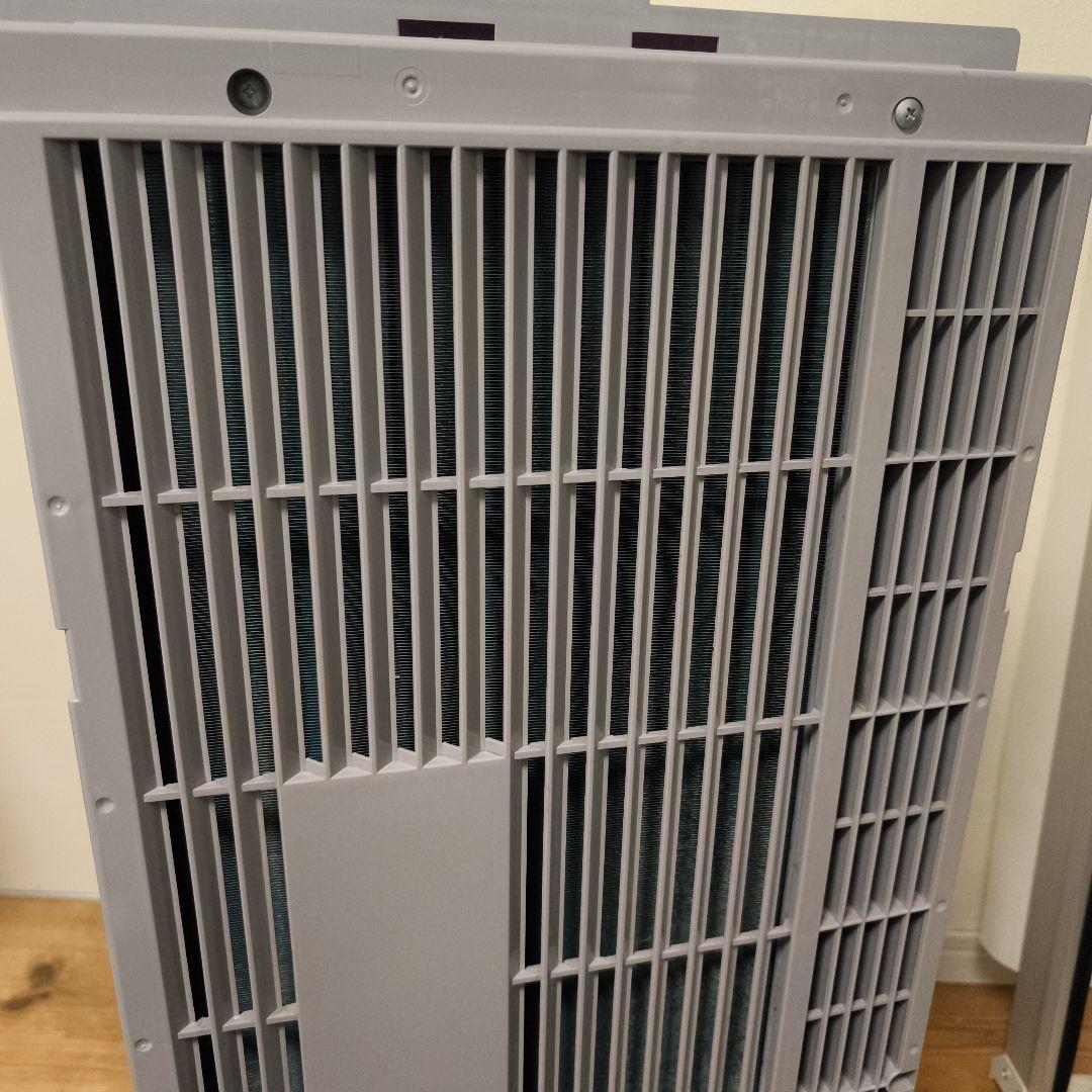 トヨトミ窓用エアコン TIW-A160L 2021年製