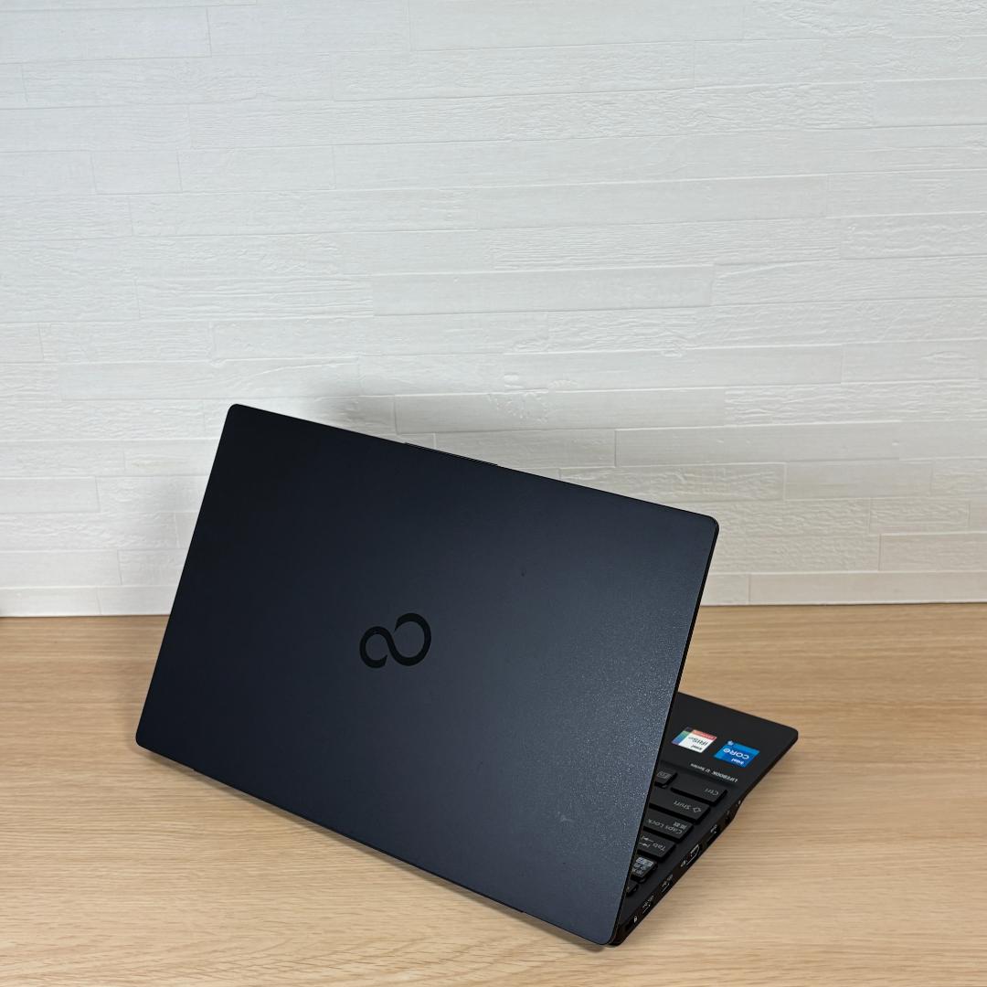 富士通　11世代i5　高年式　美品　ノートパソコン　Windows11　03