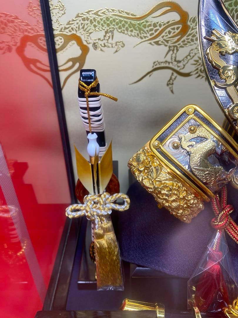 東京久月　五月人形　家紋付き兜飾り　ガラスケース入