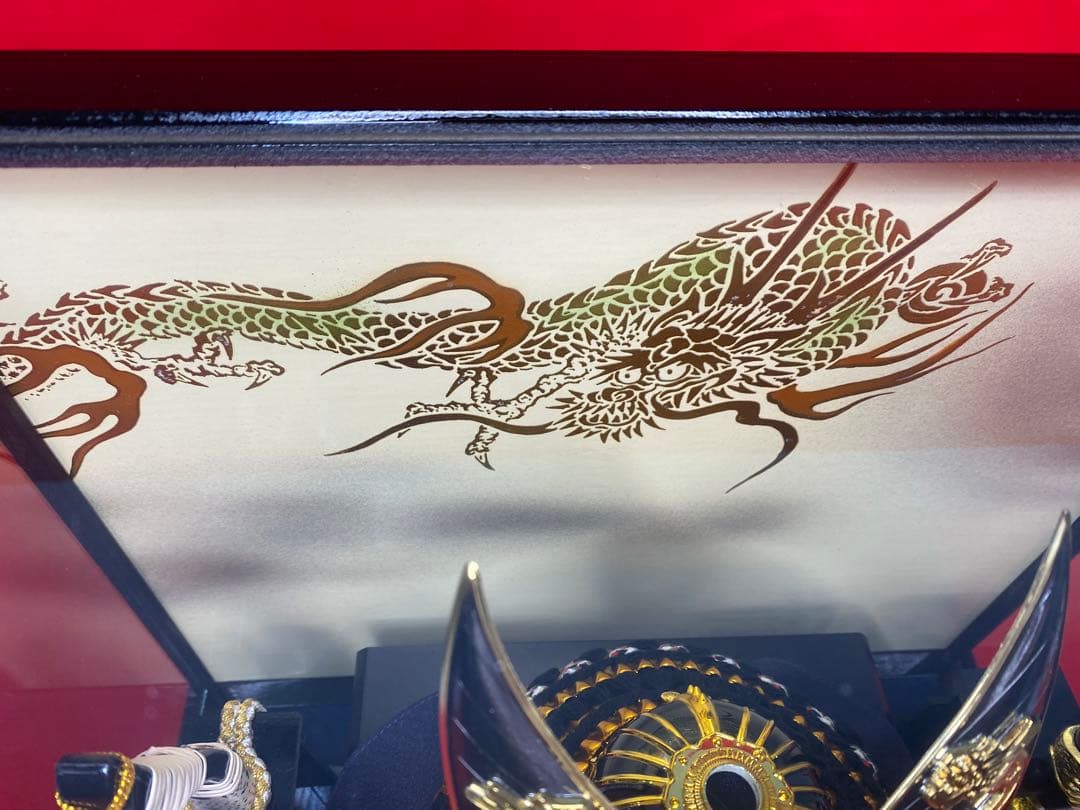 東京久月　五月人形　家紋付き兜飾り　ガラスケース入