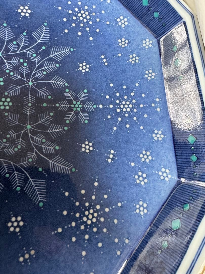 人間国宝　十四代　今泉今右衛門　色絵吹墨墨はじき雪文額皿