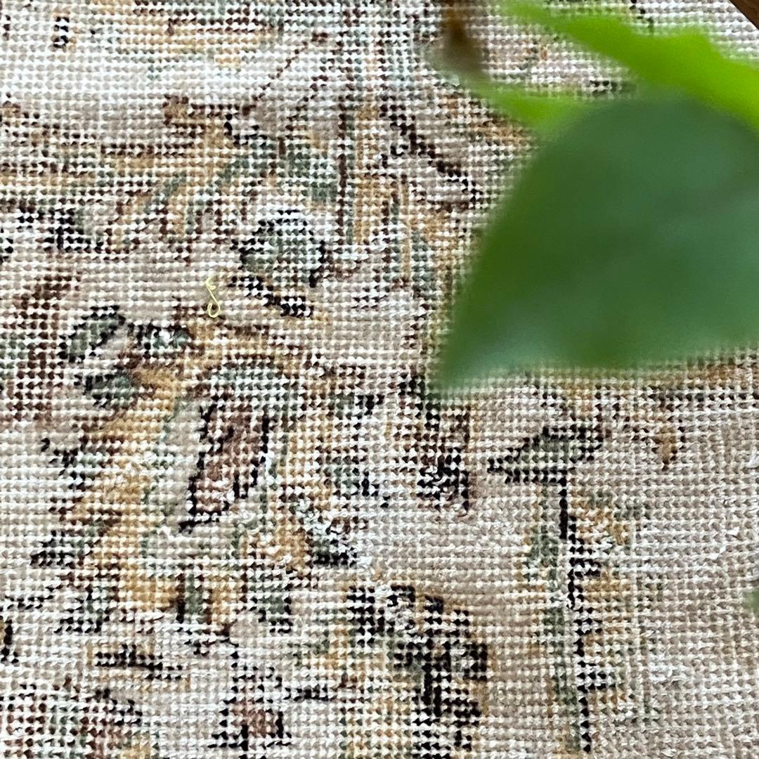 ミルキーベージュ50×100✳︎淡グリーンフラワー　ココア　トルコヴィンテージラグ