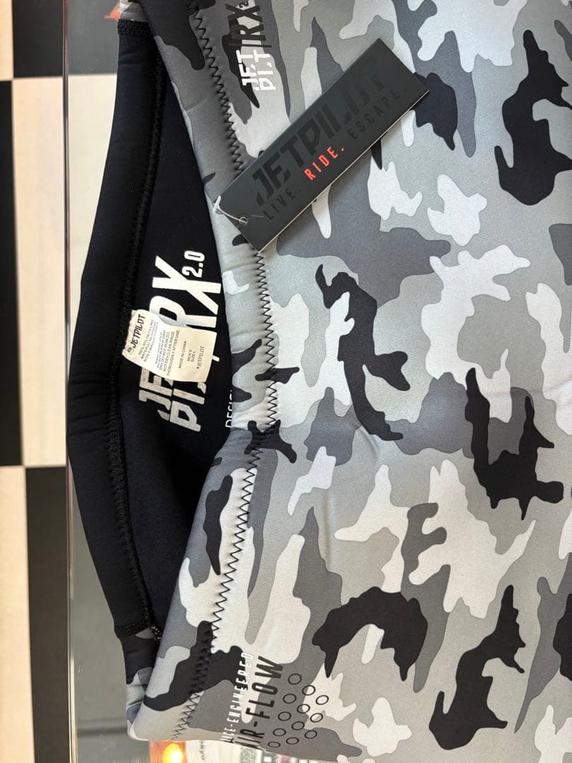 ジェットスキー　ジェットパイロットウェットスーツ上下