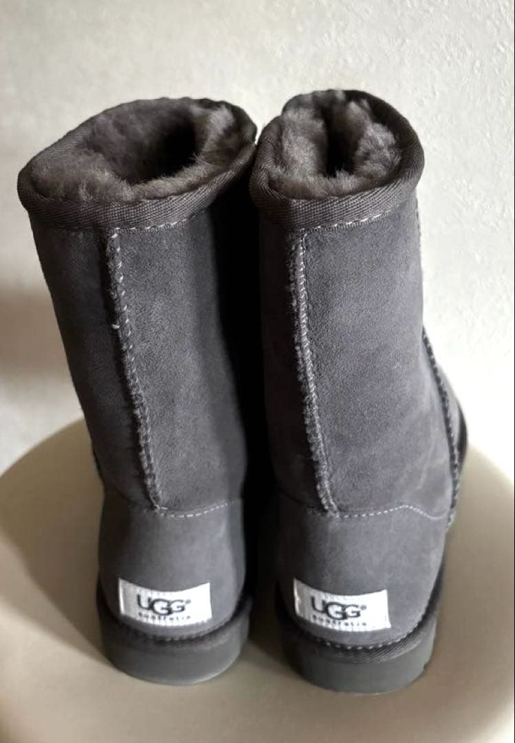【新品】Ugg Classic Short grey 23cm US 6
