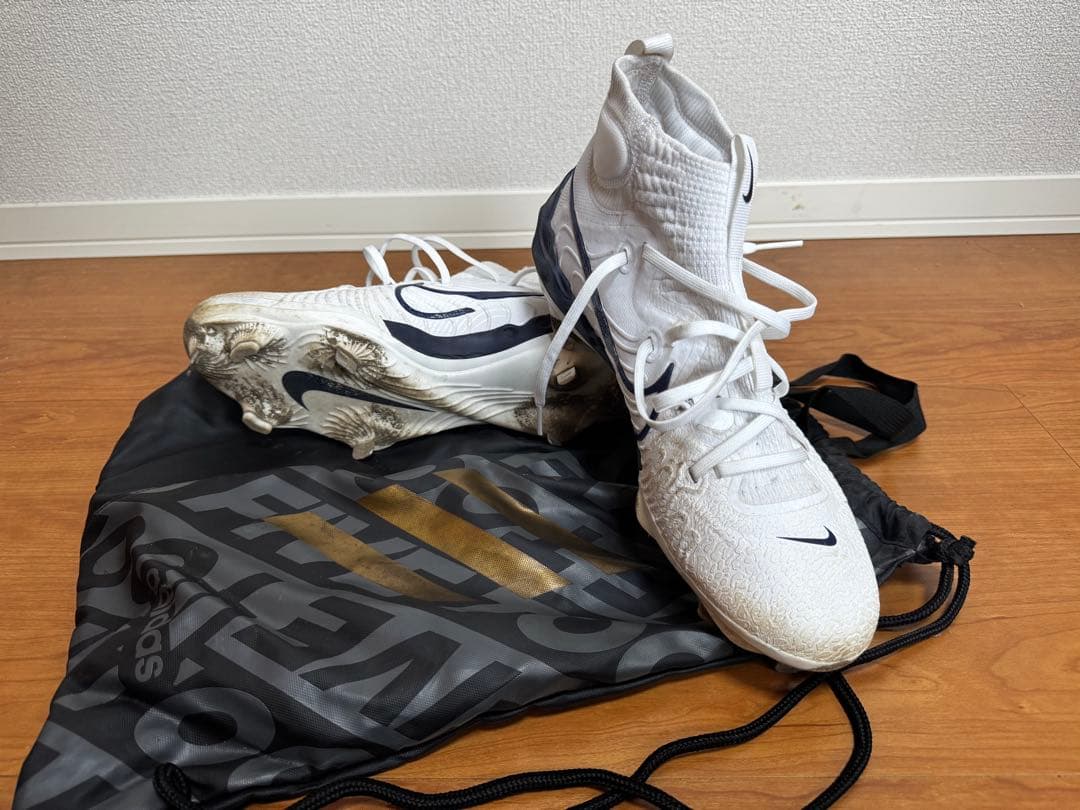 Nike ホワイト スパイク 収納バッグ付き