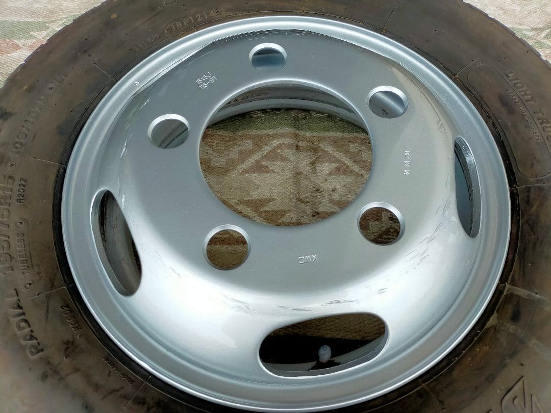 キャンター スペアタイヤ 195/75R15 15インチ FBA00 トラック用