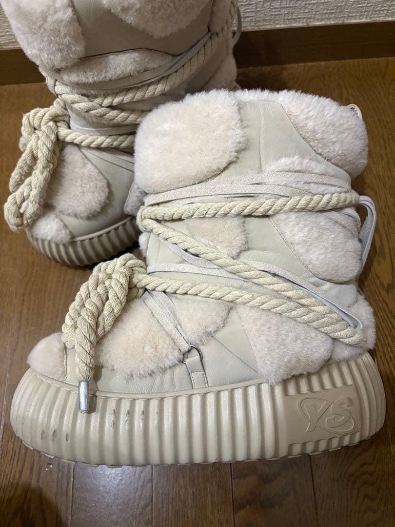 YELLO ムートンブーツ