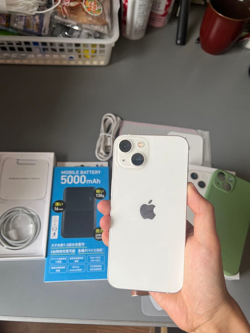 Apple iPhone 13 ホワイト 中古美品 5000mAhバッテリー付き