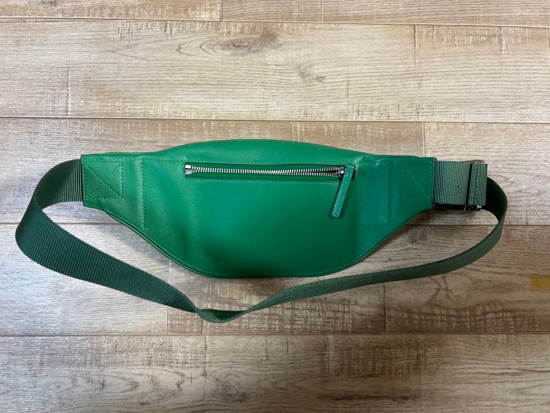 【コンパニー】JACQUEMUS グリーン ボディバッグ
