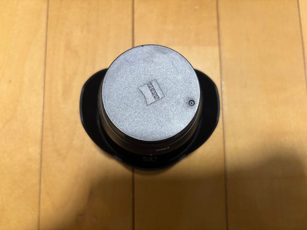 カールツァイス　xマウント12mm F2.8 単焦点レンズ