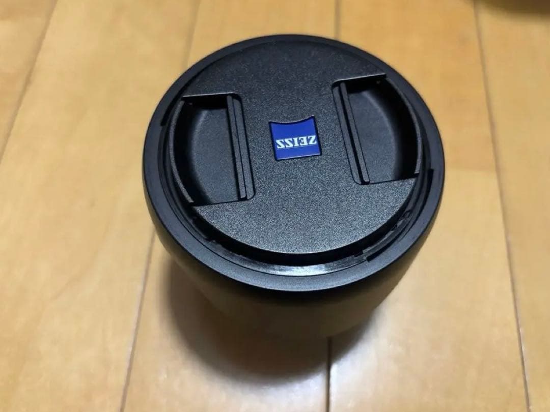 カールツァイス　xマウント12mm F2.8 単焦点レンズ