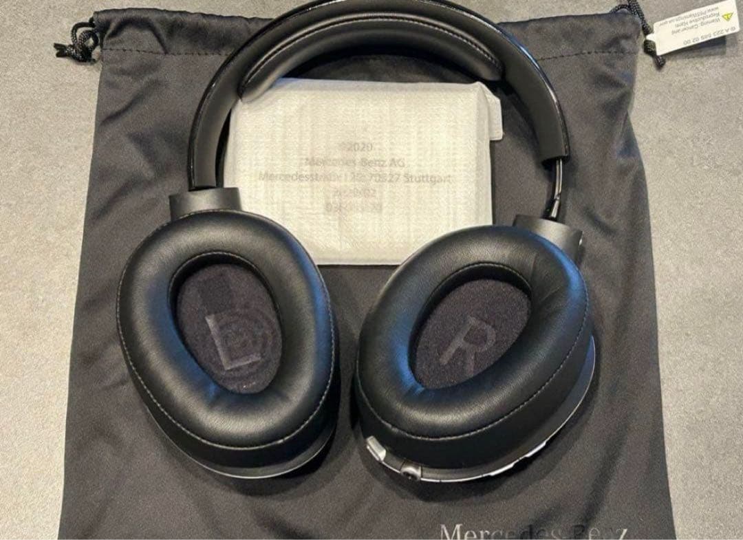 Mercedes-Benz ヘッドフォン 黒
