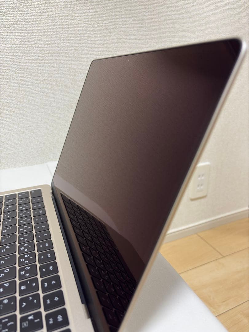MacBook air M2 8GB 256GB　スターライト