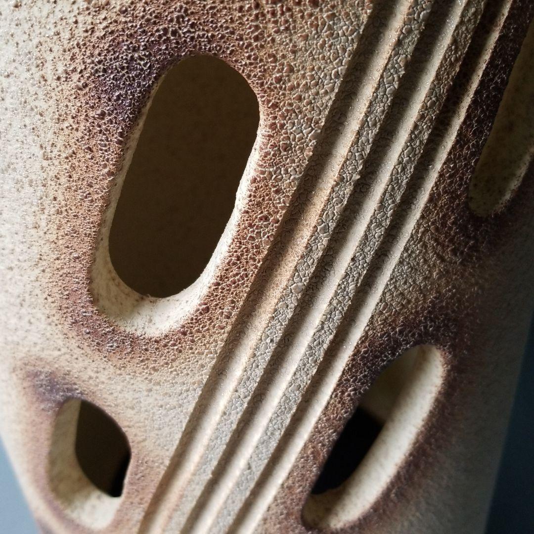 信楽焼傘立て  斜透かし彫り 高さ４２cm