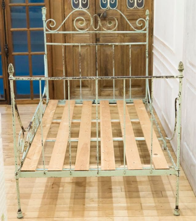 フレンチアンティーク　アイアンベッド　スノコ付き