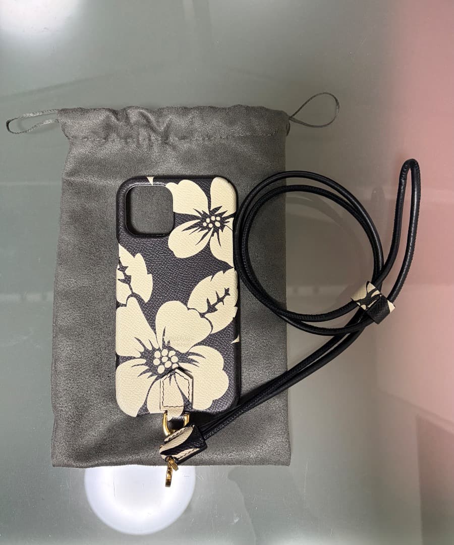 TOM FORD フローラルプリント レザーケース iPhone13ケース