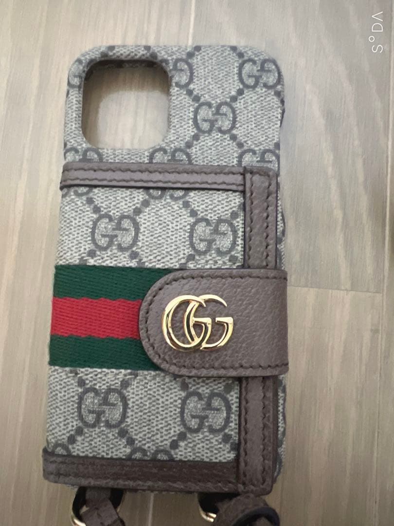 GUCCI iPhoneケース ストラップ付き