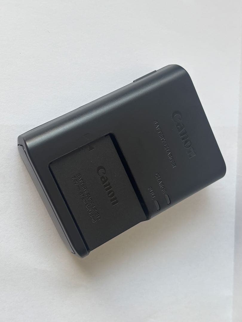 Canon EOS M100 ミラーレス一眼レフカメラ 中古 ダブルズームキット