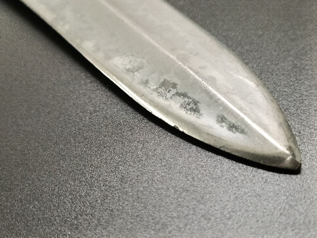 M02銅製置物　中国青銅器　銅剣　錫メッキ人首形鍔　インテリア置物　長さ55CM