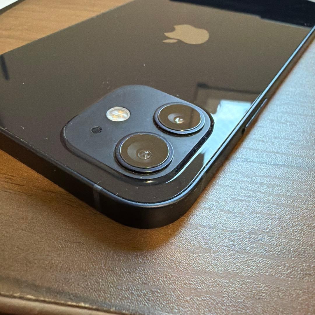 【美品】Apple iPhone 12 64GB ブラック