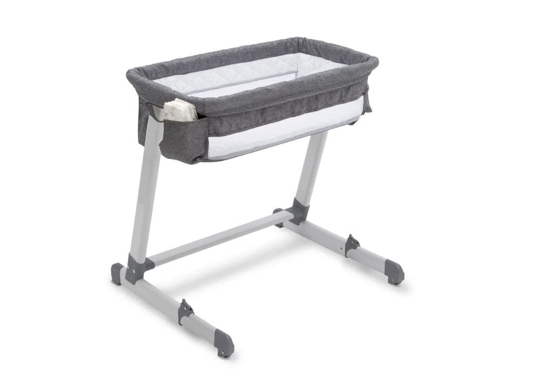 送料込み　匿名配送　Delta Children シモンズ　ベビーベッド