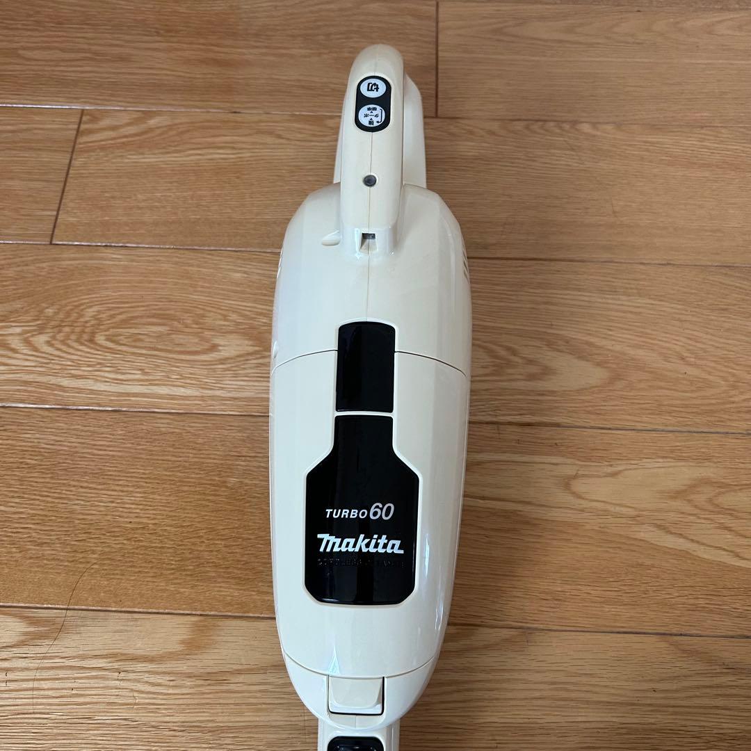 Makita スティッククリーナー TURBO 60 & スタンド付き