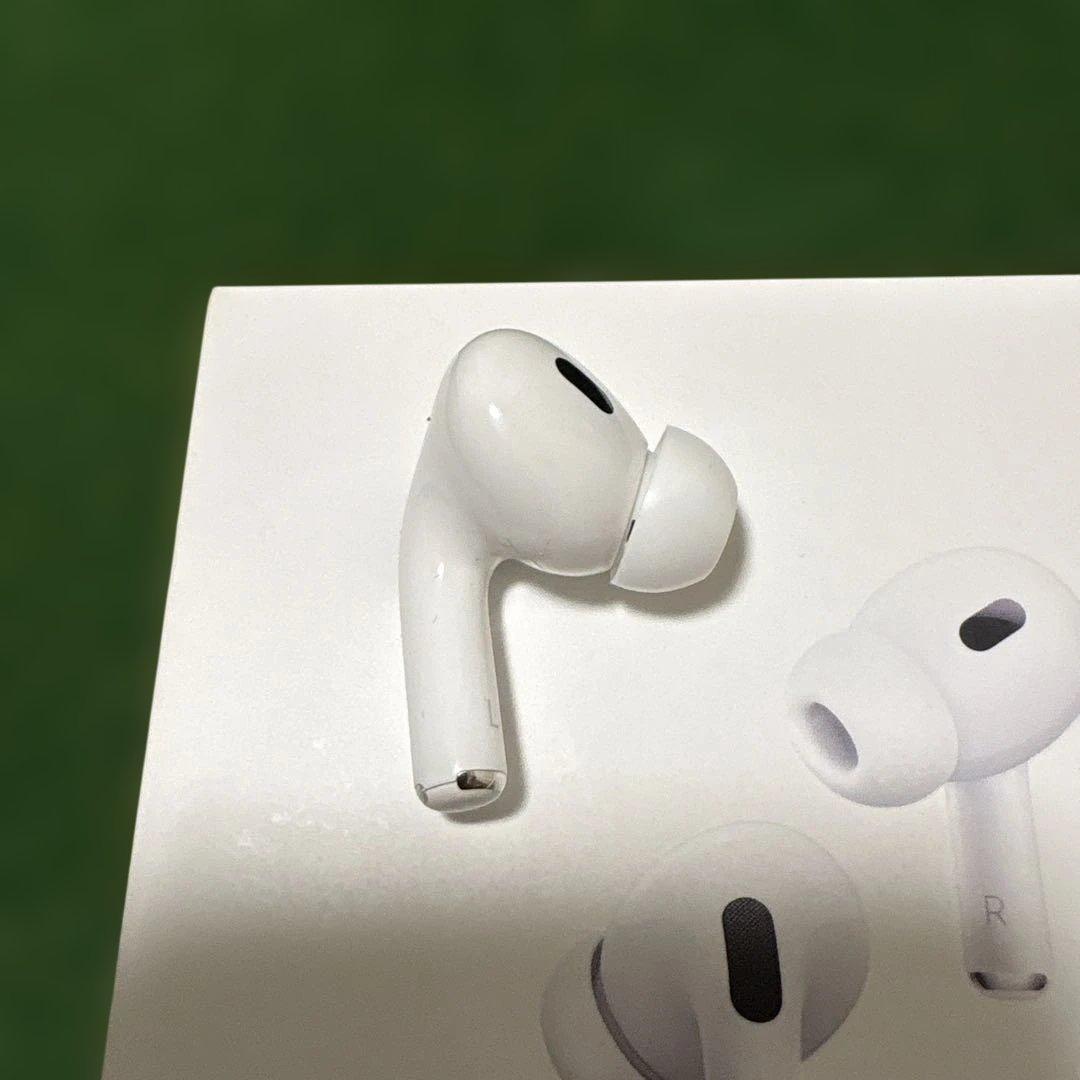 【美品】AirPods Pro 第2世代 A2698 spigenケース付き