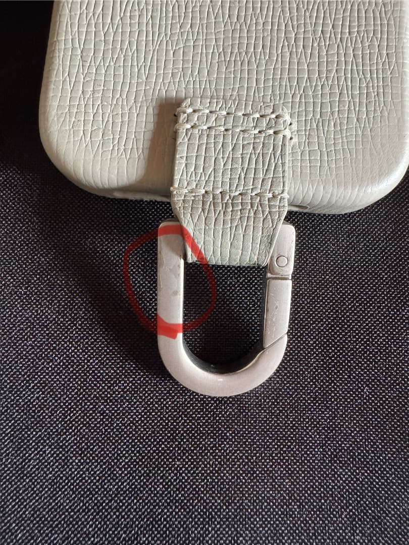 【最値下】objects.io 　iPhone15Proケース・レザーストラップ