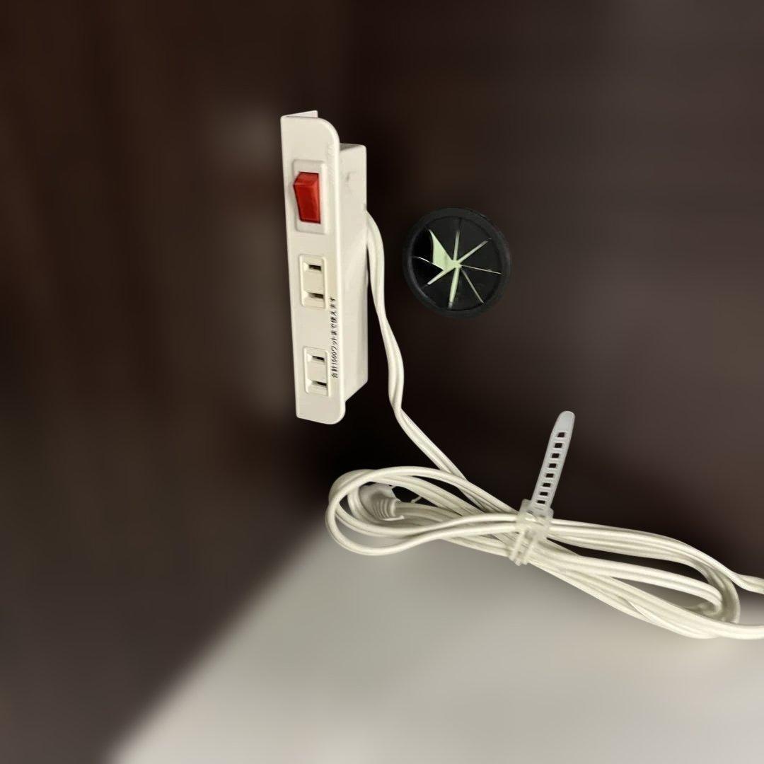 ニトリ 木製食器棚 ダークブラウン ガラス扉付き インテリア 家具