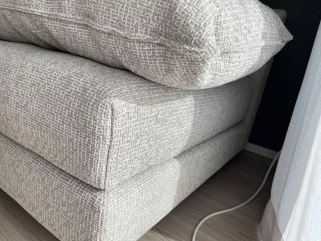 アルフレックスA•SOFA es 100 アームレスソファ(2台ある内の2台目)