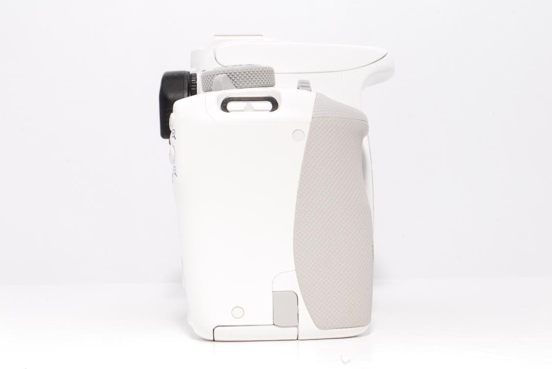 ✨スマホ転送可能 使用回数少 ✨Canon kiss X7ホワイト レンズセット