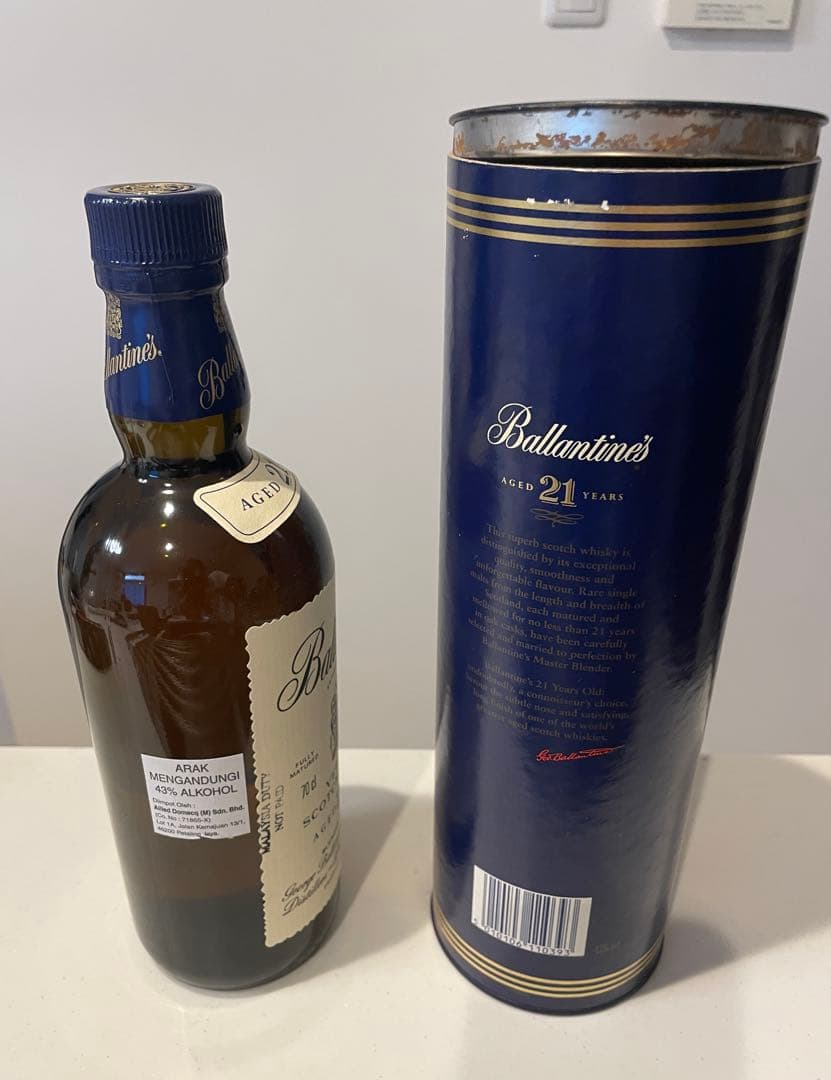 Ballantine's 21年 スコッチウイスキー 700ml缶入り