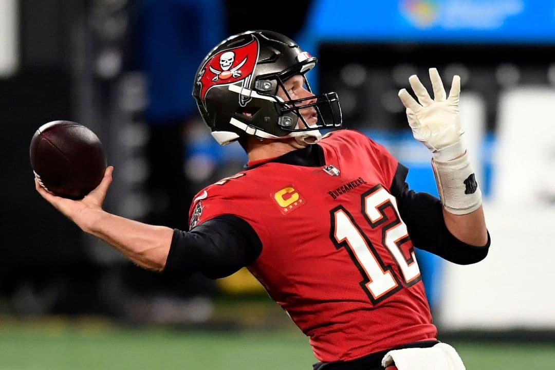 【新品未使用・稀少モデル‼】ナイキ製　NFL バッカニアーズ　ジャケット　XXL