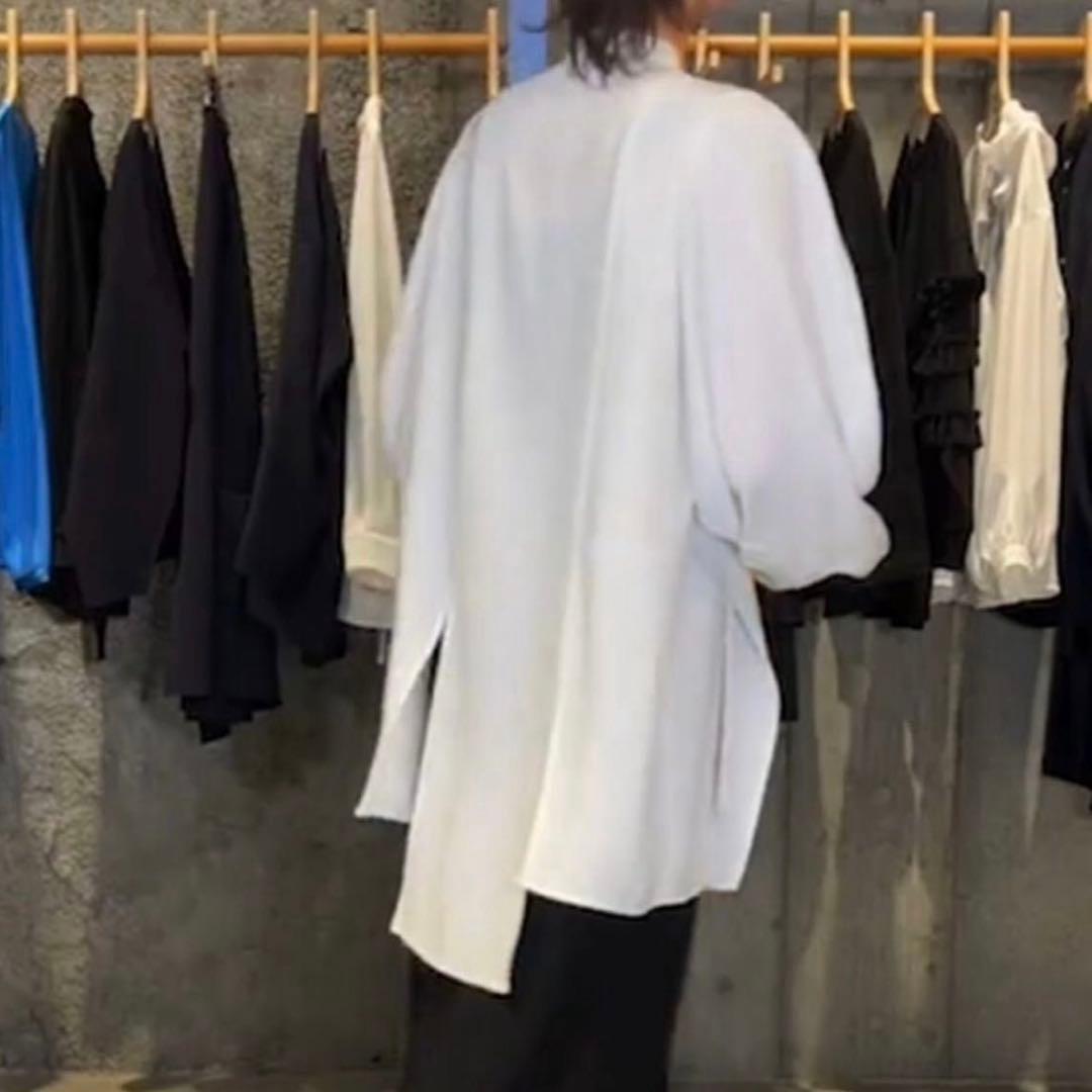 新品タグ付き✨ENFOLD 2023ランダムスリットブラウス ネイビー 36