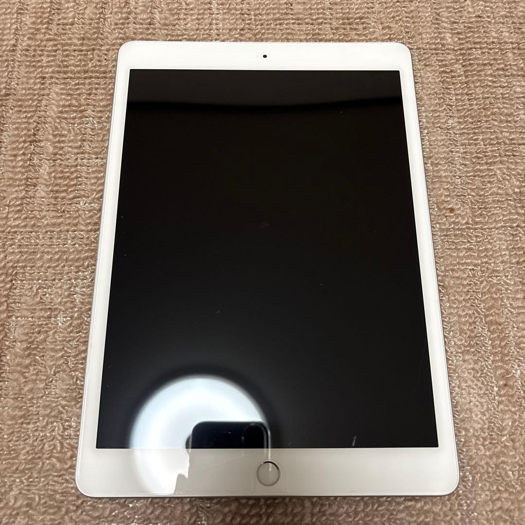 Apple iPad 第8世代 シルバー 10.2インチ
