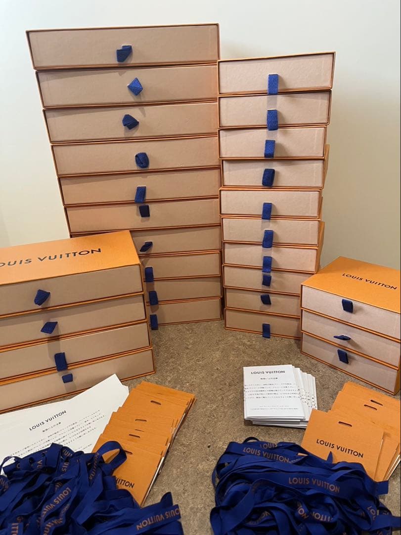 LOUIS VUITTONルイヴィトン　保存用空箱　27個セット