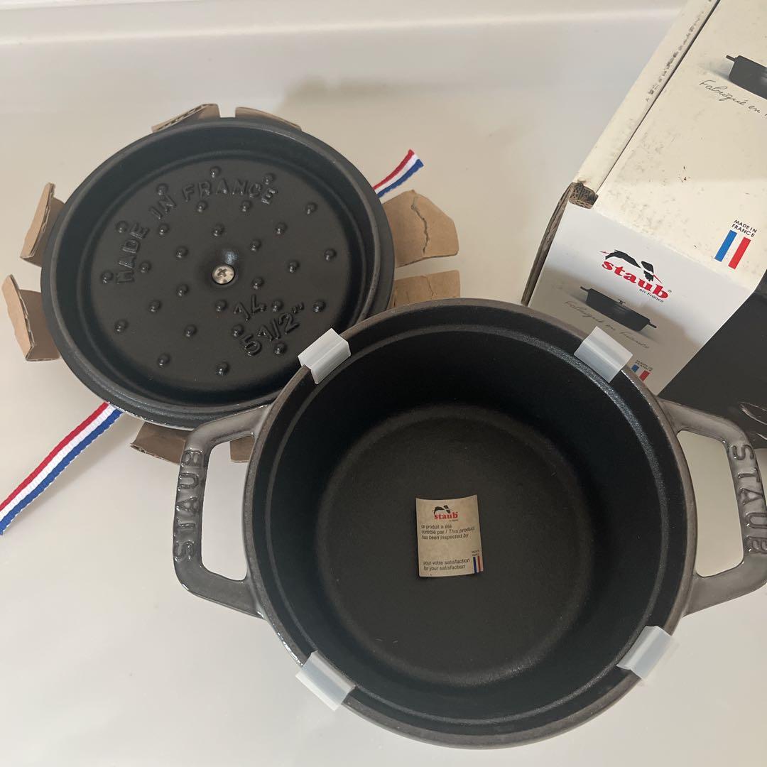 ストウブStaubココット ラウンドグレー 14cmホーロー 鍋