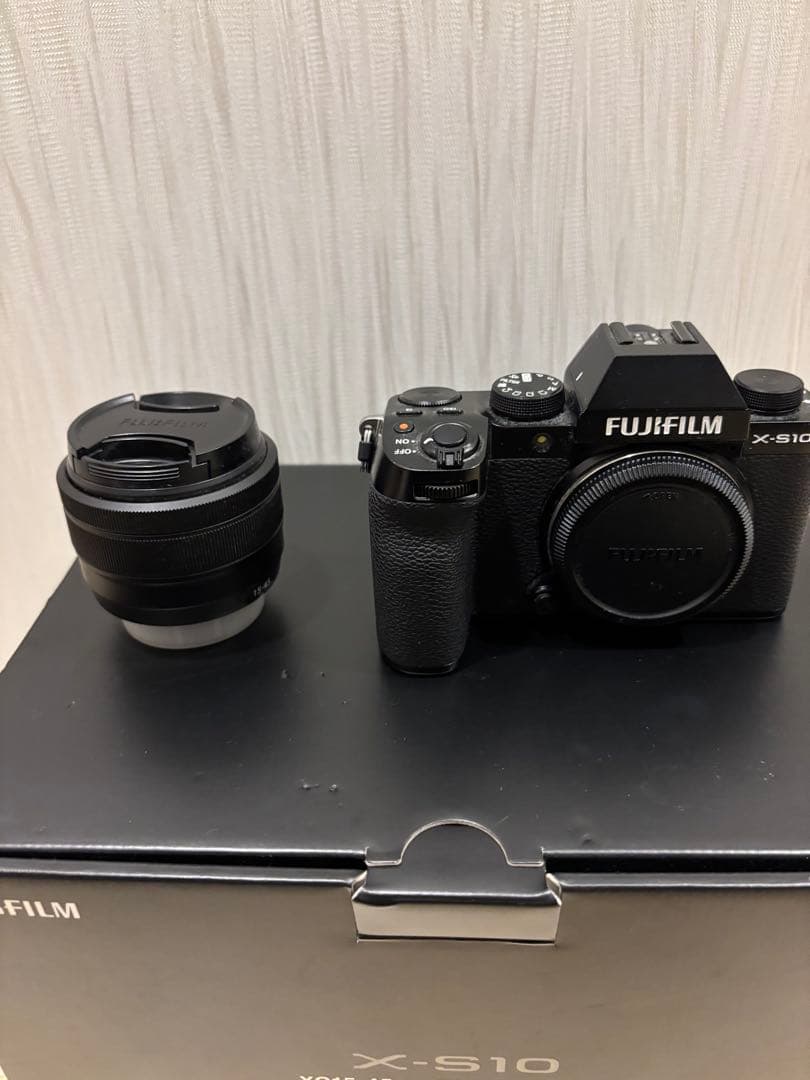 【中古】フジフィルム　X-S10　レンズ(XC15-45mm)付き
