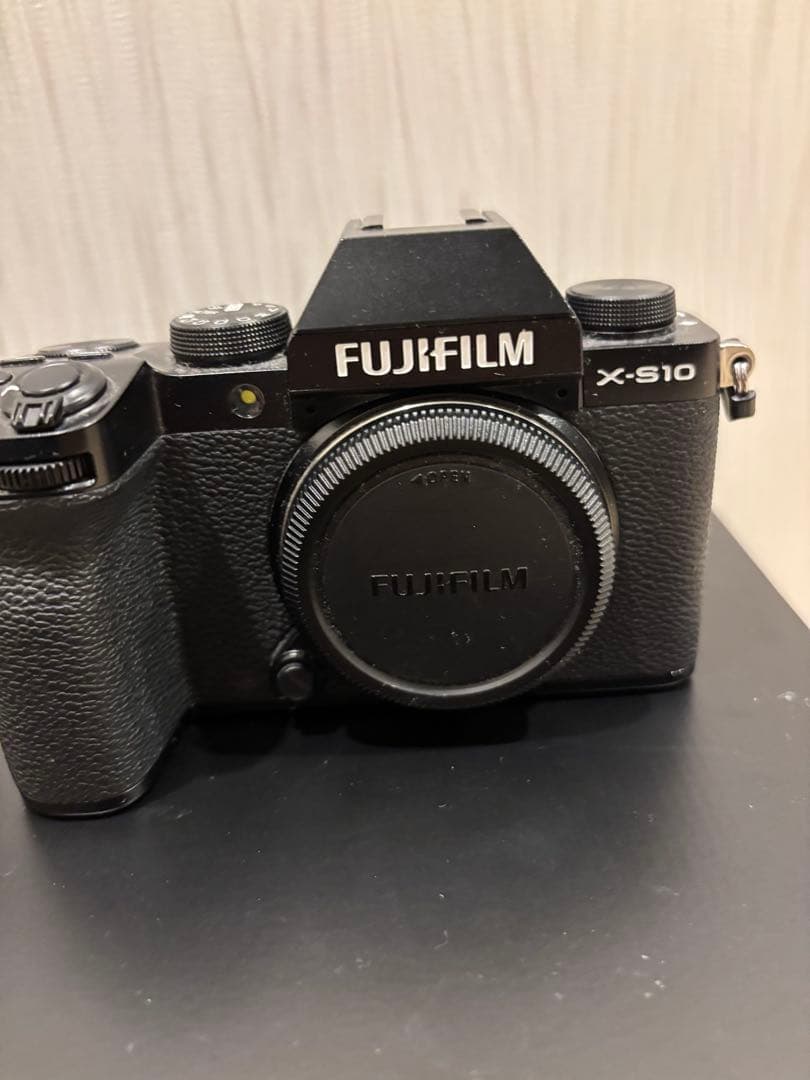 【中古】フジフィルム　X-S10　レンズ(XC15-45mm)付き