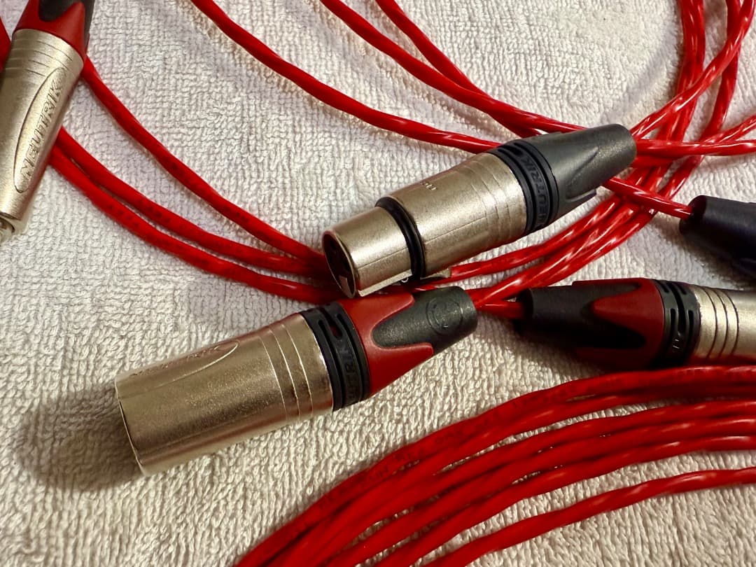 @l ***様 リクエスト ベルデンXLRケーブル２本 と TRSケーブル８本