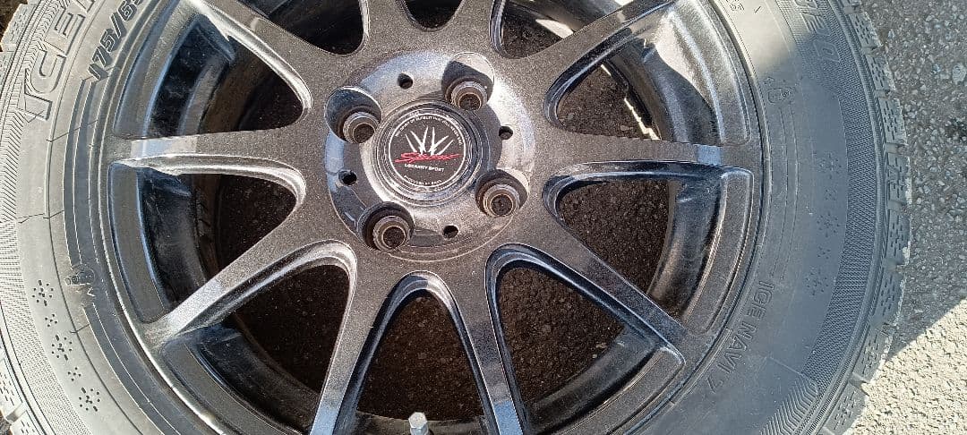 2023年製グッドイヤースタッドレスタイヤホイール4本セット