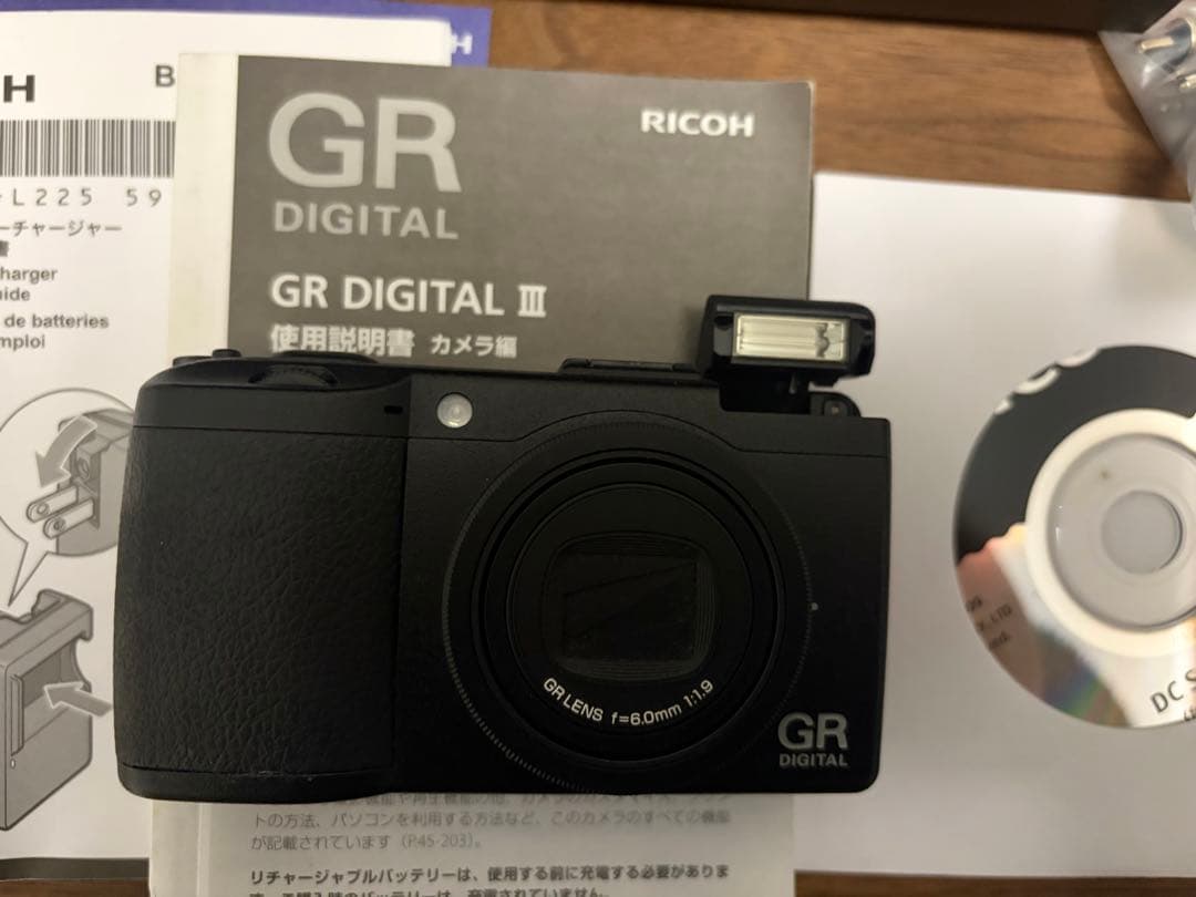 ■ RICOH GR DIGITAL III 箱付きフル　S数475回
