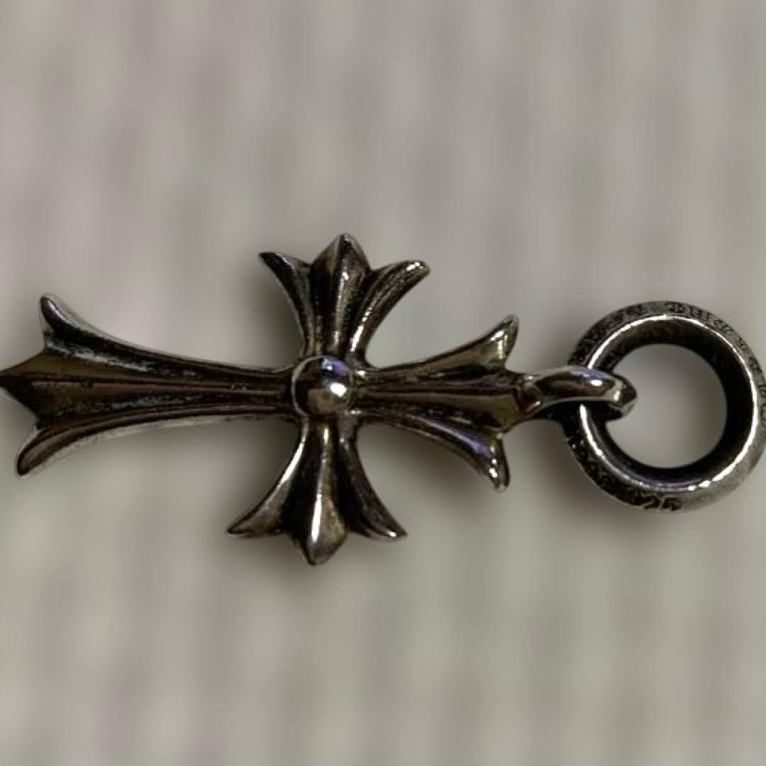 クロムハーツ　タイニークロスチャーム