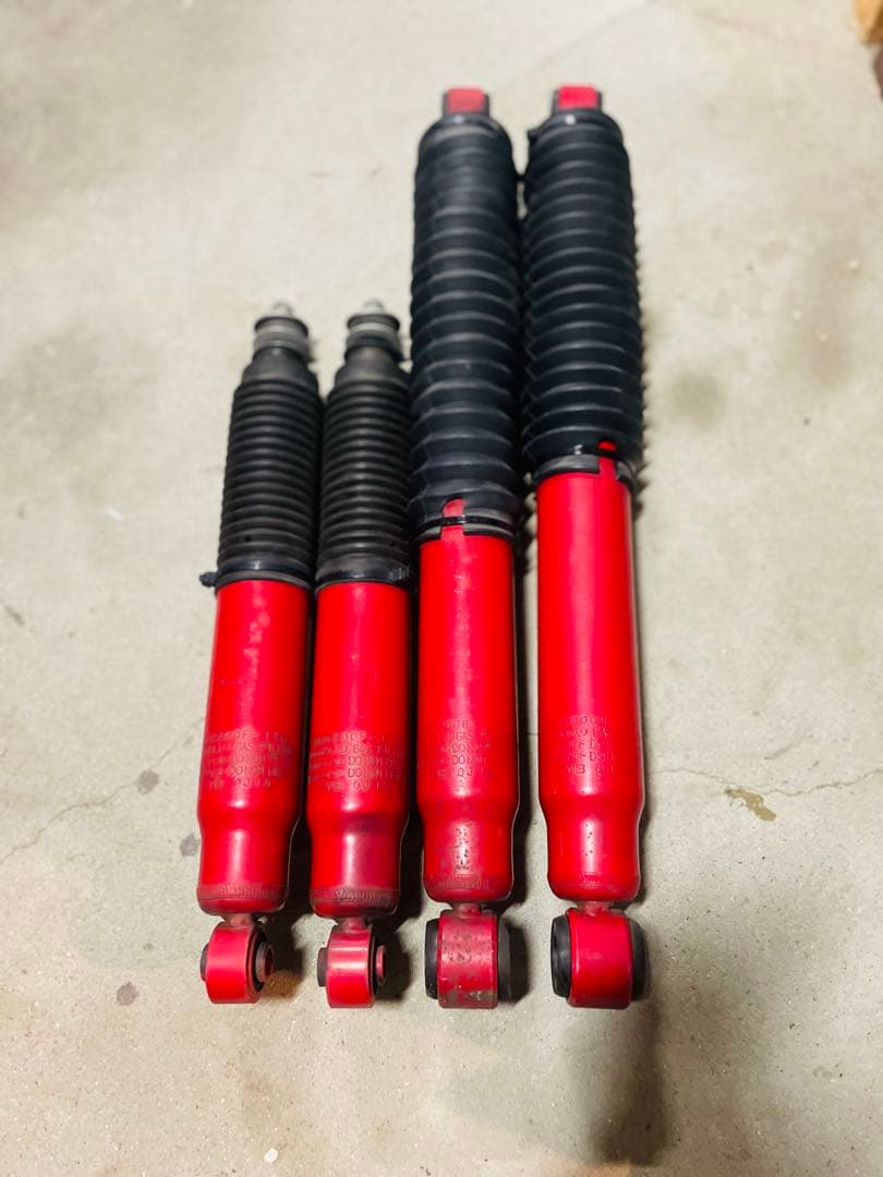 【石川優】CRS 14段式 ハイエースショック4本セット