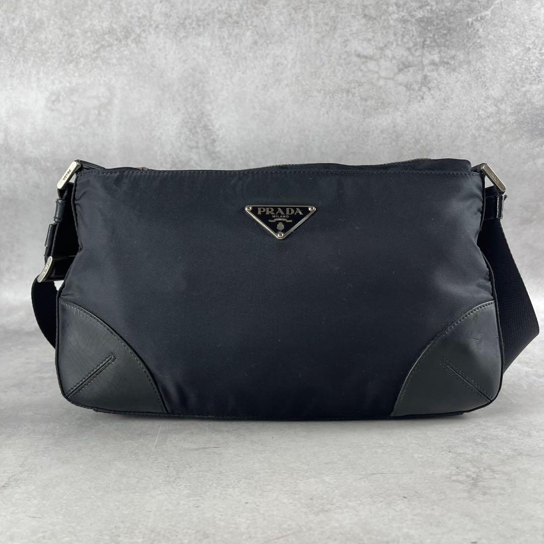 PRADA ショルダーバッグ ナイロン レザー 三角ロゴ プラダ カメラバッグ