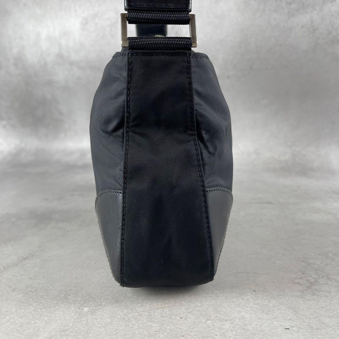 PRADA ショルダーバッグ ナイロン レザー 三角ロゴ プラダ カメラバッグ